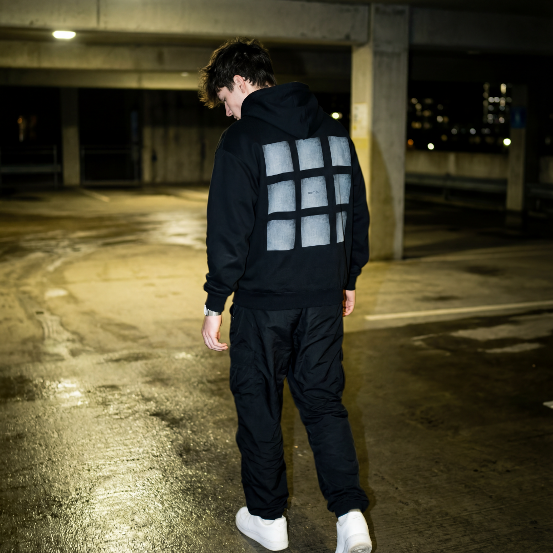 "NUMB" HOODIE - BLACK